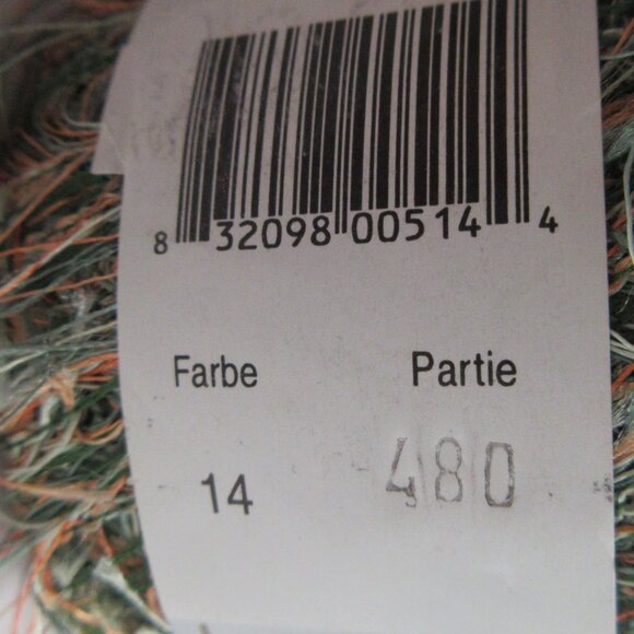 FLUTTER Yarn Eyelash #42 Purple & #14 Green 20g 75 yards * Made in Italy NEW - Picture 7 of 13